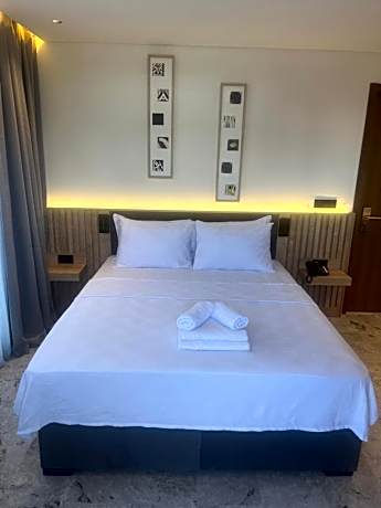 Double Room with Balcony and Sea View