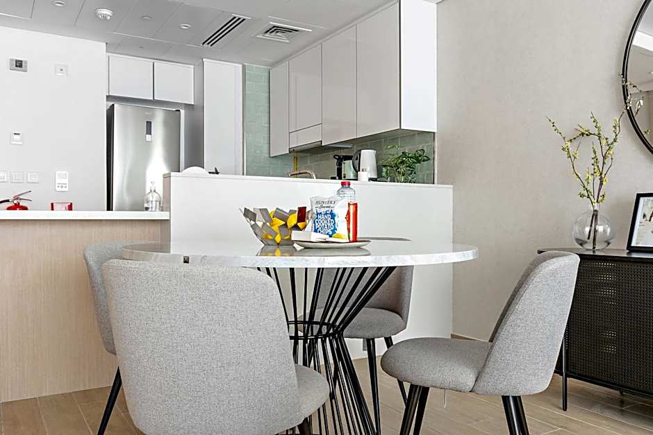 Silkhaus Luxury 1BDR Yas Island with Beach Access