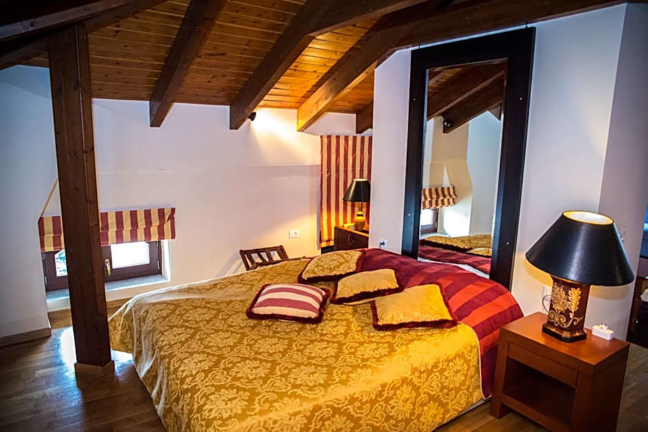 Maritsas Hotel & Suites