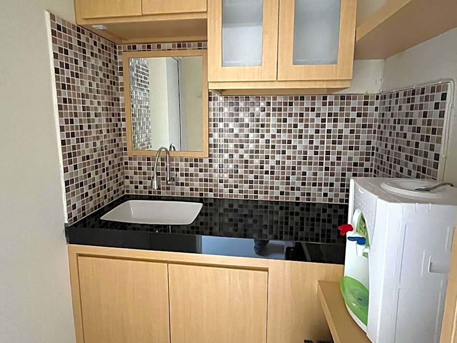 Urbanview Indria Inn Solo by RedDoorz