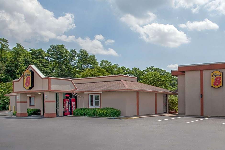 Super 8 by Wyndham Carlisle North