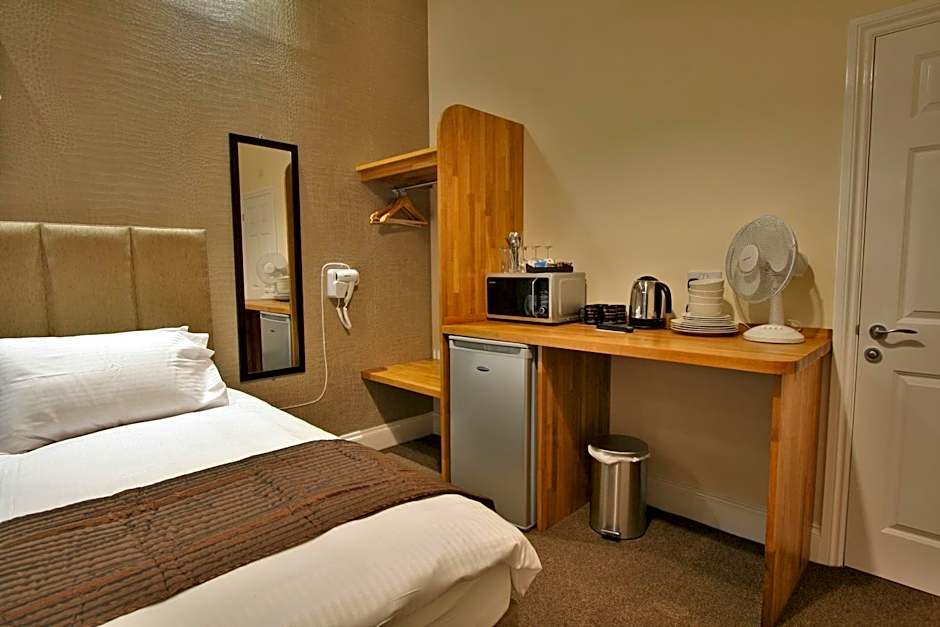 New County Hotel by RoomsBooked