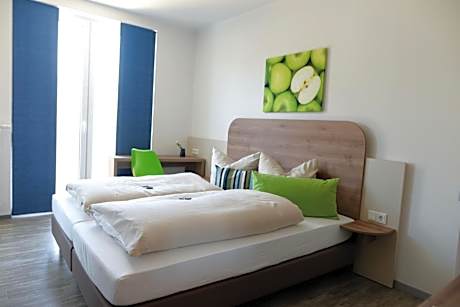 Hotel M24 - Alle Zimmer mit Küchenzeile