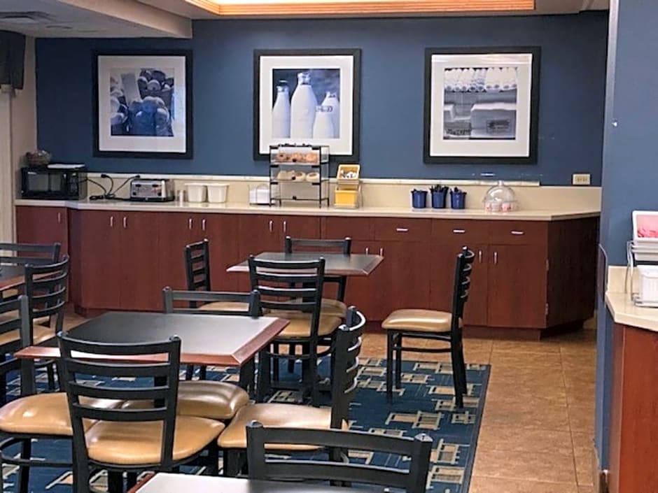 Days Inn by Wyndham Fargo
