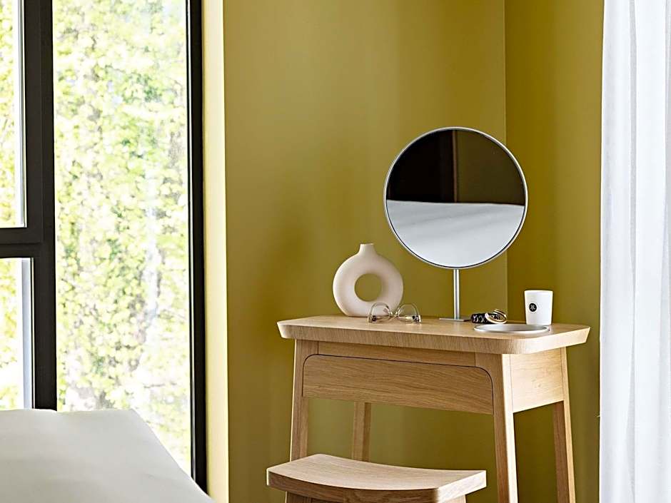 Domaine Reine Margot Paris Issy MGallery Collection