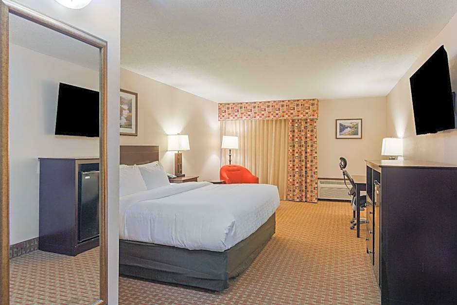 Clarion Hotel Convention Center