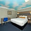 Hollywood Palms Inns & Suites