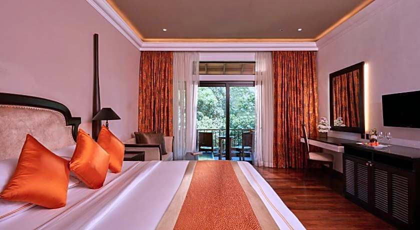 Earl's Regency Hotel