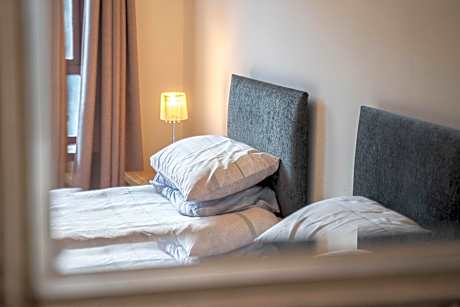 Standard Twin Room with Shared Bathroom