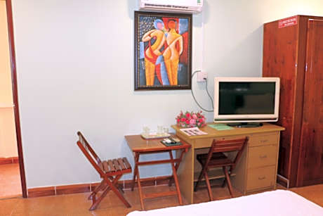 Family Room with Private External Bathroom