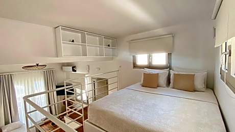 Deluxe Suite with Sea View