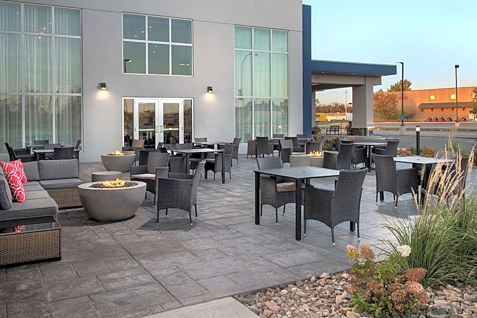 Hampton Inn By Hilton Warroad