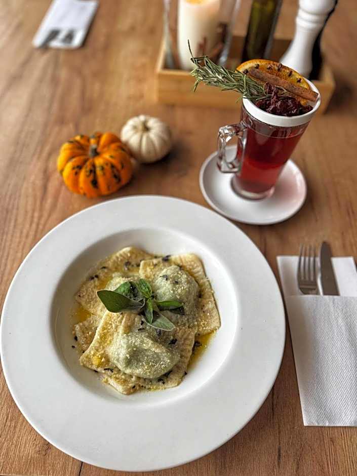 Relax place & restaurant