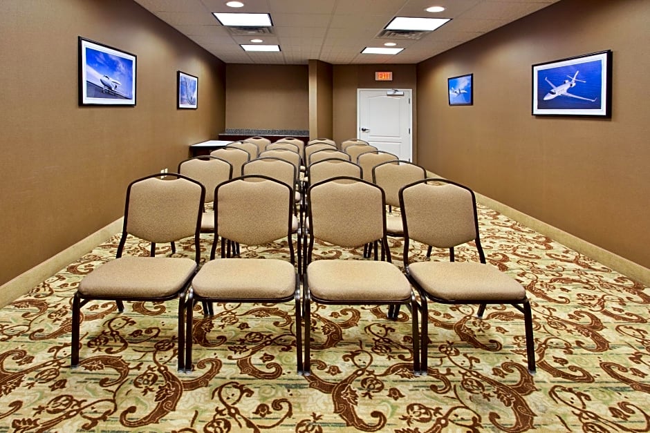 Holiday Inn Express Savannah Airport
