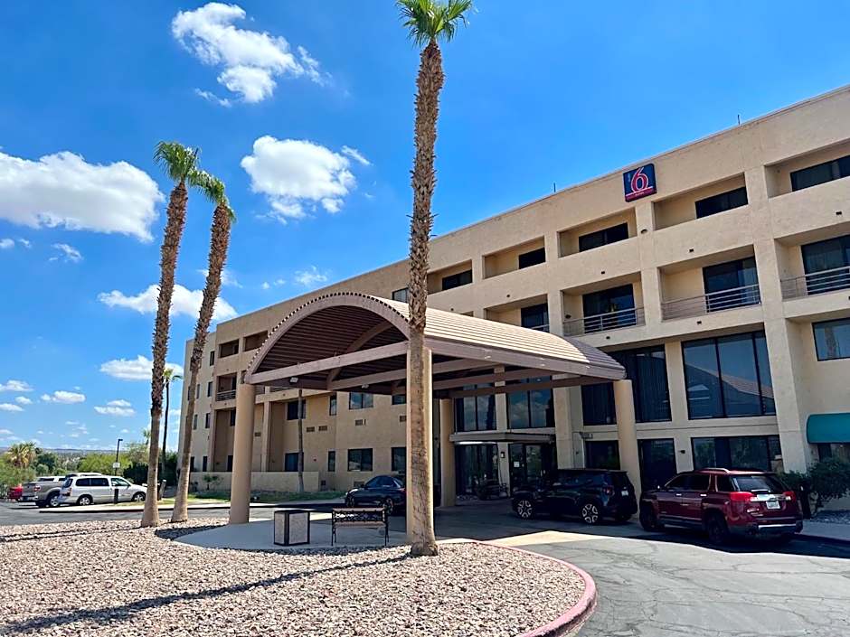 Studio 6 Suites Lake Havasu City AZ