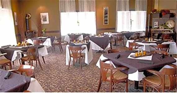 Days Inn & Conference Centre by Wyndham Renfrew