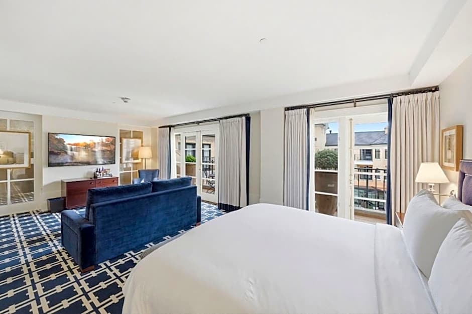 Photo 1 of 9 of 1 King Bed Suite, Balcony