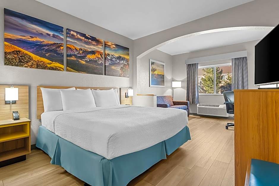 Days Inn & Suites by Wyndham Castle Rock