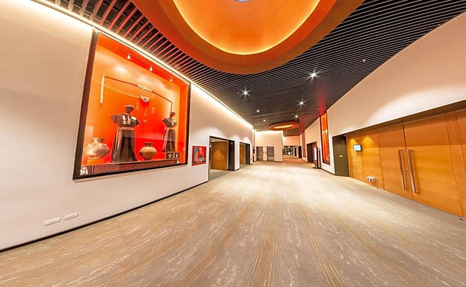 Hotel Almacruz and Convention Center