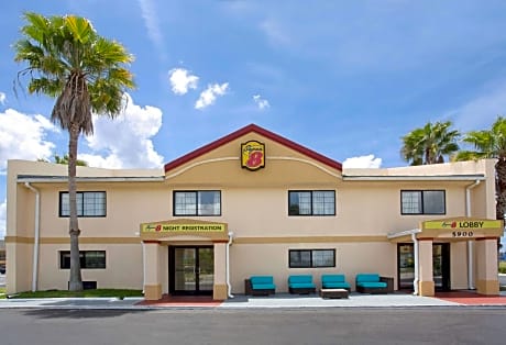 Super 8 by Wyndham Orlando International Drive