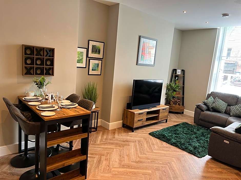 Crown and Cushion Appleby