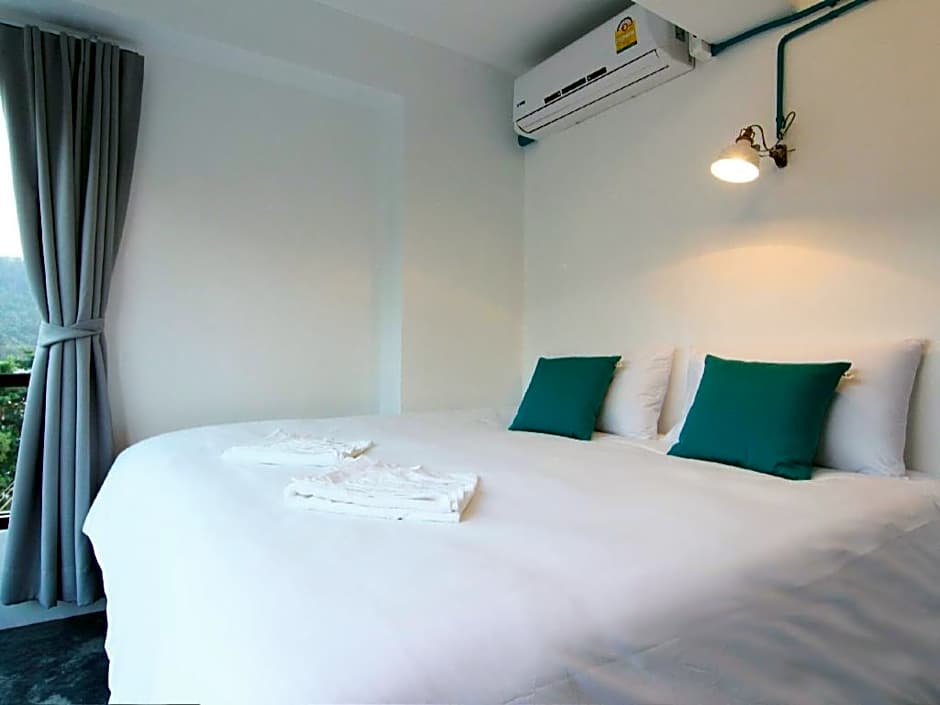 To Zleep Hotel Khaolak