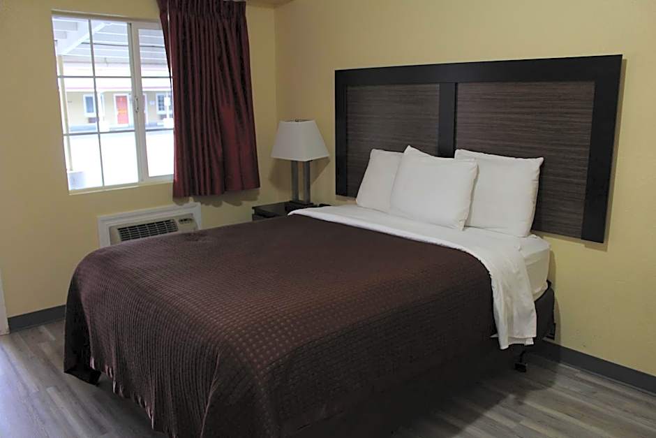 Rodeway Inn Medford South I-5