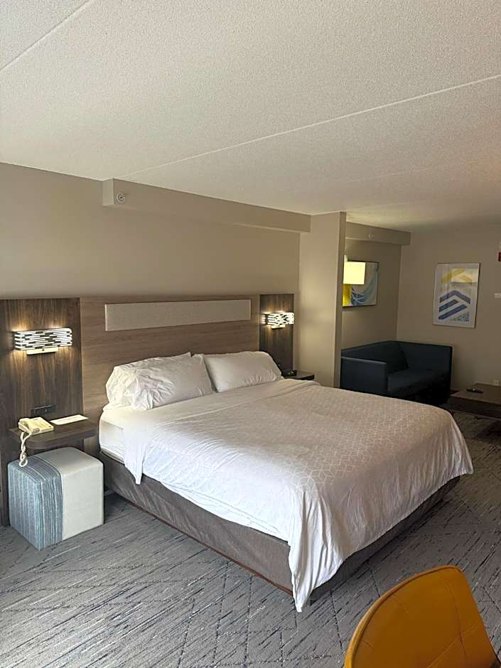 Holiday Inn Express Hotel & Suites Brockville By IHG