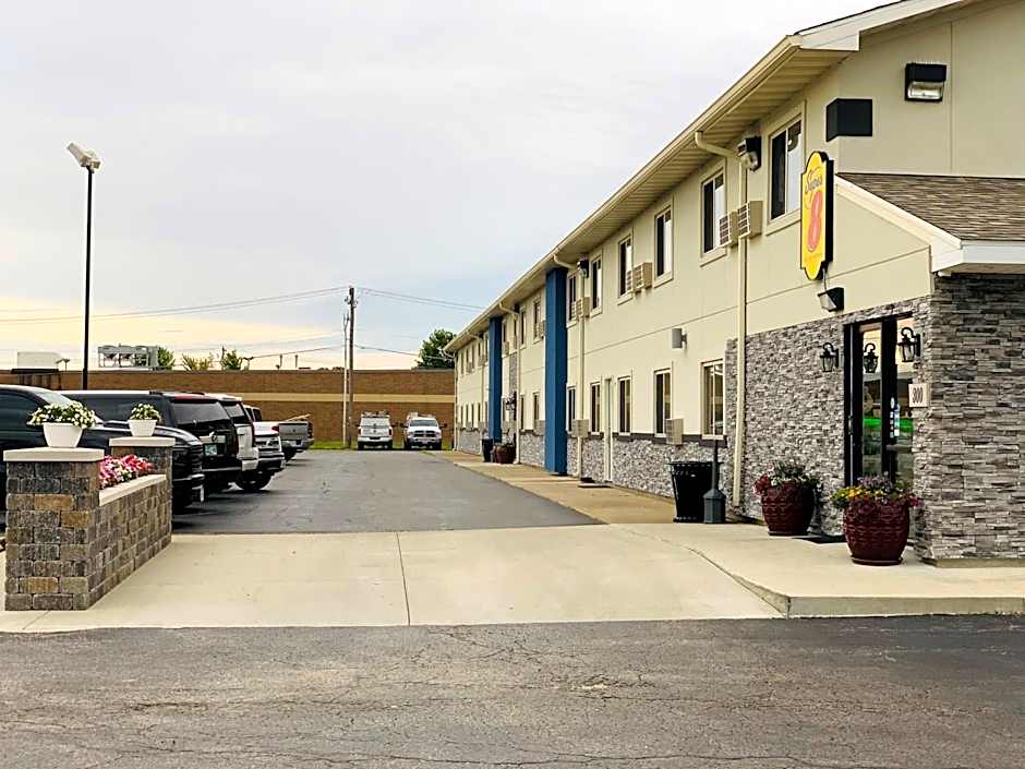 Super 8 by Wyndham Moberly MO