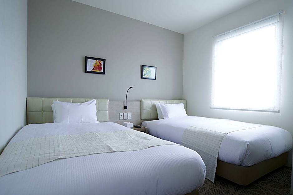 Quintessa Hotel Tokyo Haneda Comic and Books