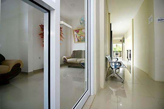 RedDoorz Plus Syariah at Polamas Andalas