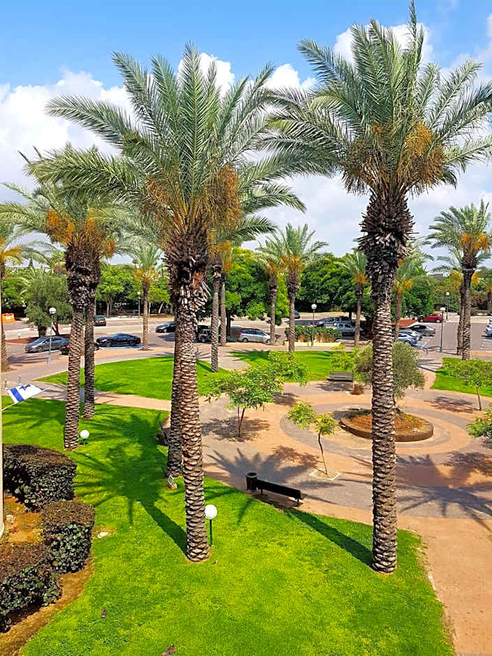 Neot Golf, Ziv's Place