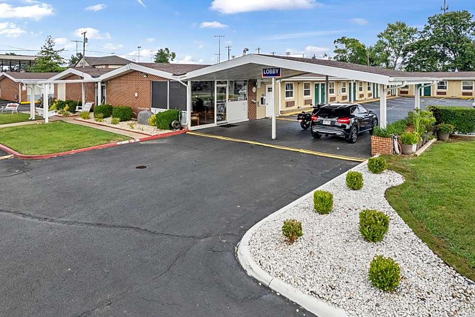 Guest Inn Rogers