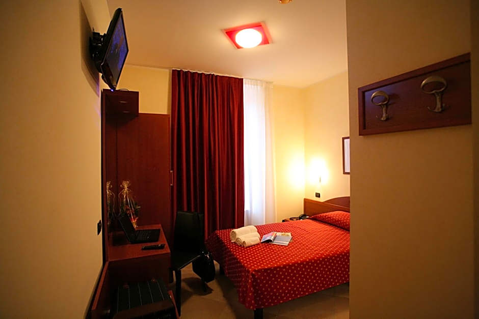 Photo 1 of 4 of Single Room