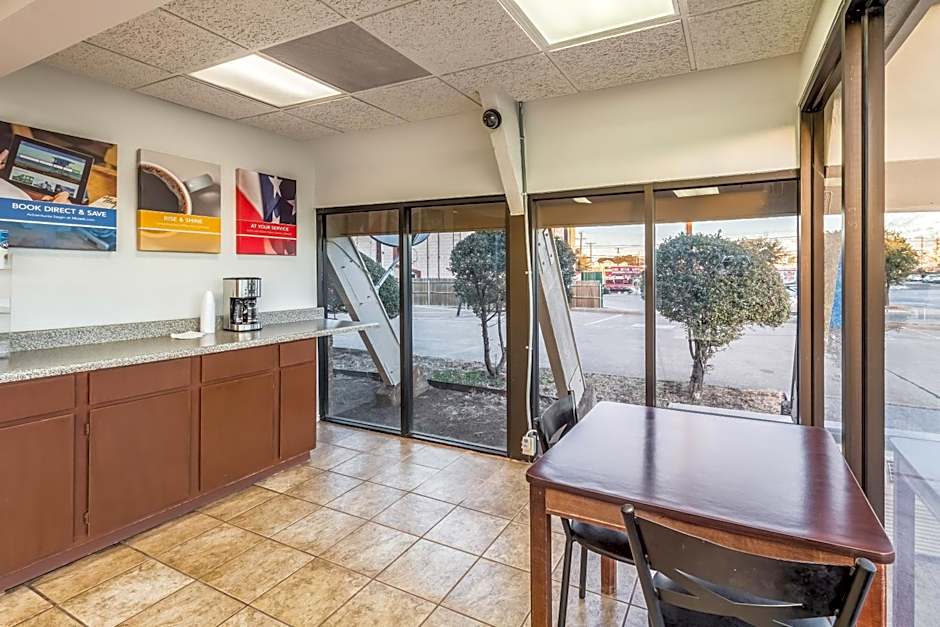 Motel 6-Arlington, TX - UTA