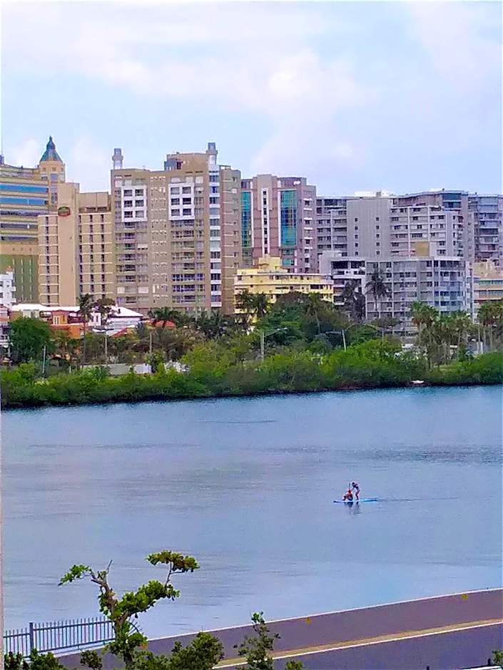 El Canario by the Lagoon