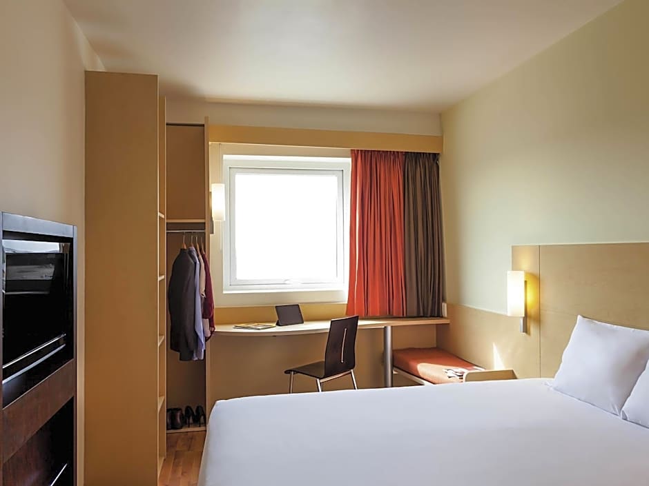 Ibis Juarez Consulado