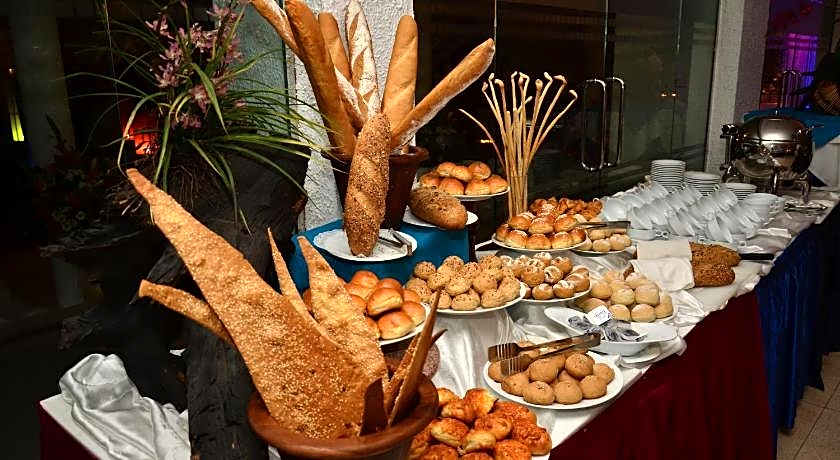 Catamaran Beach Hotel Negombo