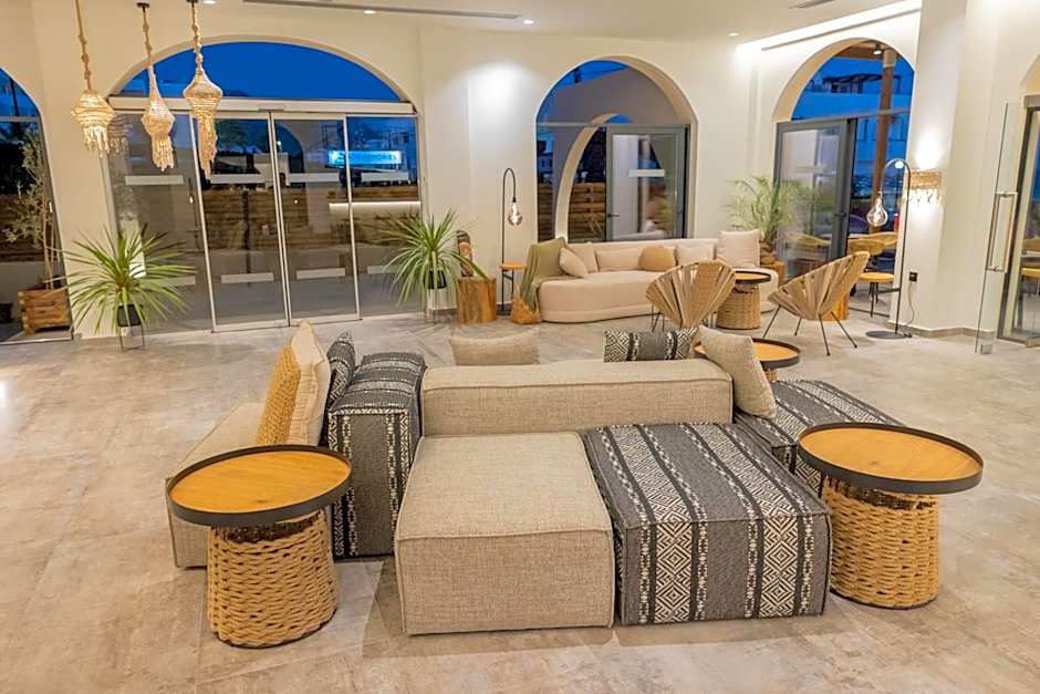 Cabana Blu Hotel & Suites