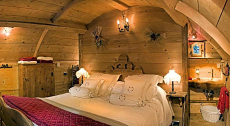 Queens Room