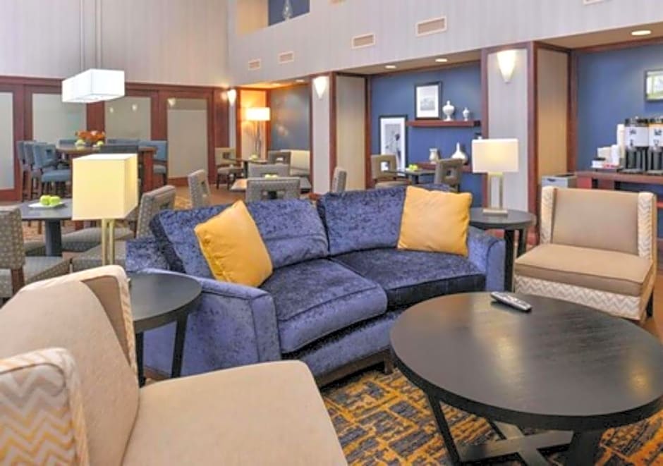 Hampton Inn & Suites Muncie