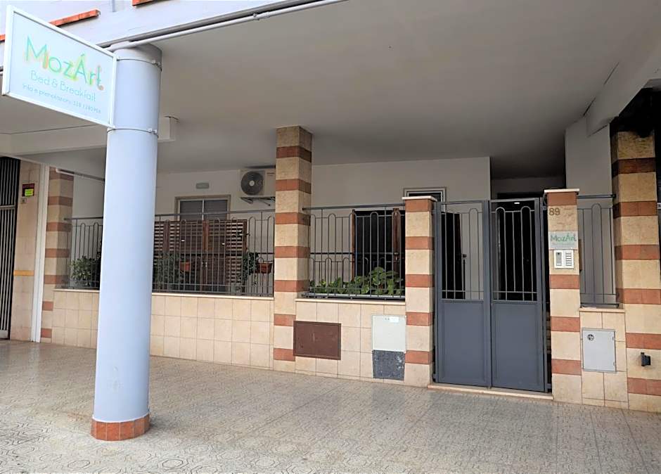 MozÁrt Bed & Breakfast - Affittacamere