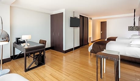 Junior Suite with Two Queen Beds