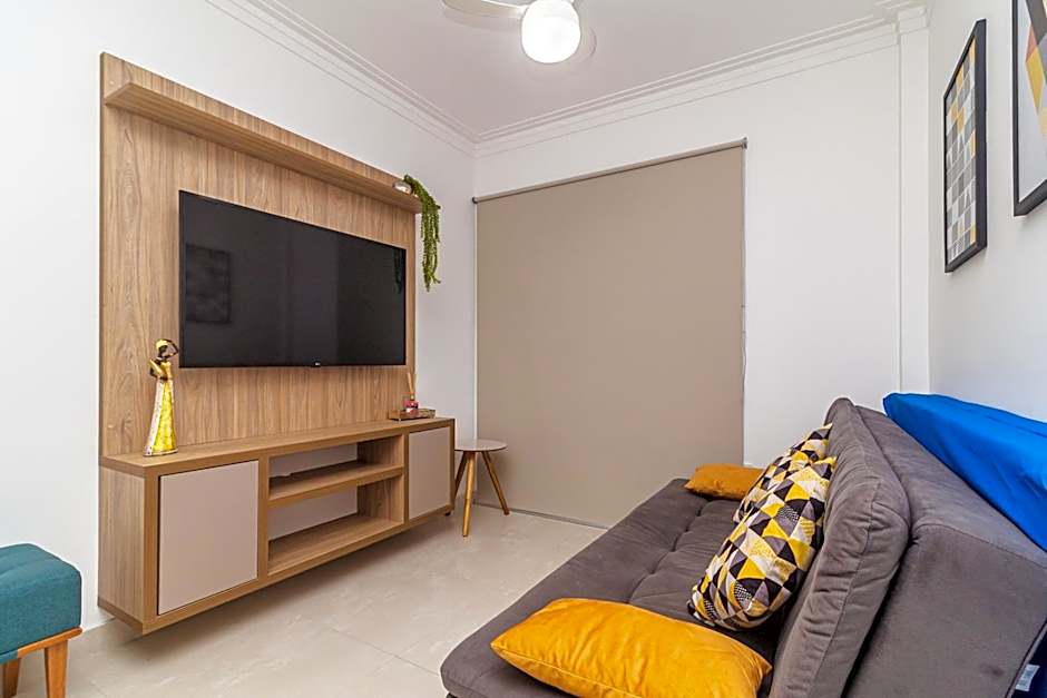 Apartamentos a Beira Mar, Aconchegantes e Modernos, a 3 Minutos da Praia com Ar Condicionado, Sacada Gourmet, Garagem e Portaria 24h