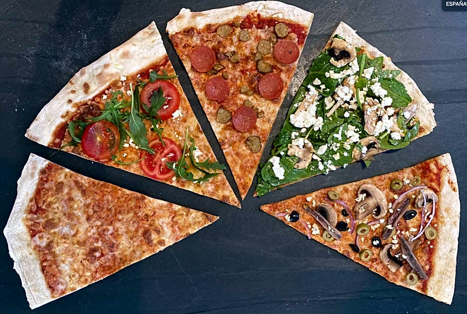 Vagabond Vieiras Beds & Communal Dinner Albergue LE-210