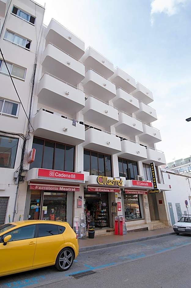 Apartamentos Mestret