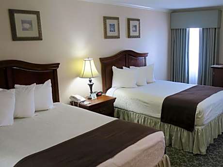 Double Room with Two Double Beds - Disability Access/Roll-In Shower