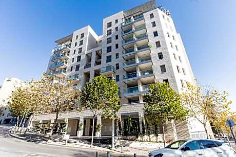 Two-Bedroom Deluxe Apartment with Balcony
