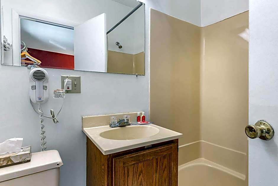 Econo Lodge Lee - Great Barrington