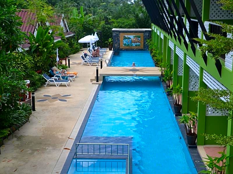 Khaolak C-nior Bungalows